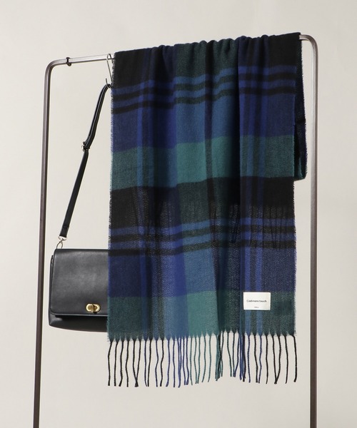 ikka（イッカ）の「カシミヤタッチチェックマフラー（マフラー・レディース・ネイビー/グレー/オフホワイト/イエロー/グリーン・FREE）」の5枚目の写真