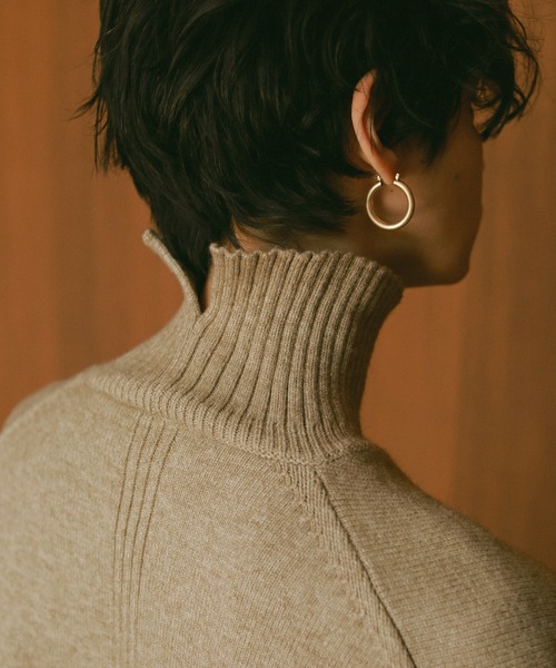 ReNorm（リノーム）の「センターリブハイネックニット（ニット/セーター・レディース・パープル/ライトベージュ・フリー）」の8枚目の写真