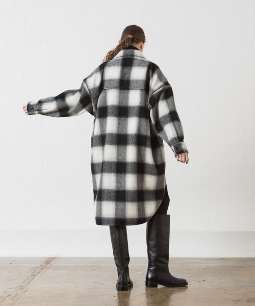 ALLUMER（アリュメール）の「ビッグシルエットウールチェックシャツコート（その他アウター・レディース・ブラック/オレンジ・1）」の9枚目の写真