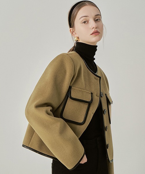 Fano Studios(ファノ ストゥディオズ)の「【Fano Studios】Leather piping collarless short jacket FD21W130(ノーカラージャケット・レディース・ブラウン・M/S/L)」の6枚目の写真