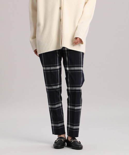 INED（イネド）の「新定番・美脚パンツ（その他パンツ・レディース・オフホワイト/ブラック/グレー/ブルー・7号/9号/11号）」の4枚目の写真