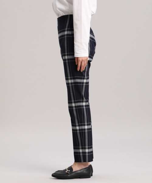 INED（イネド）の「新定番・美脚パンツ（その他パンツ・レディース・オフホワイト/ブラック/グレー/ブルー・7号/9号/11号）」の12枚目の写真