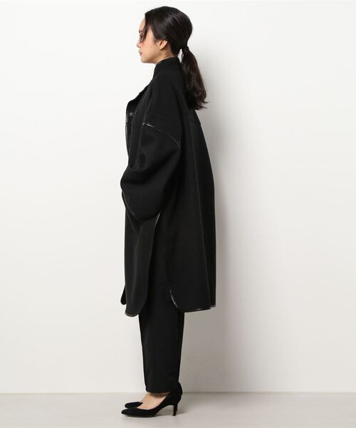 AZUL by moussy(アズールバイマウジー)の「COLLARLESS PONCHO COAT/カラーレスポンチョコート(ポンチョ・レディース・ライトブラウン/ブラック・FREE)」の4枚目の写真