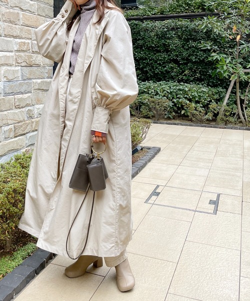 StyleSea(スタイルシー)の「ボリュームスリーブダブルチェスターコート(トレンチコート・レディース・アイボリー/ベージュ/ライトカーキ/ブラック・MEDIUM)」の2枚目の写真