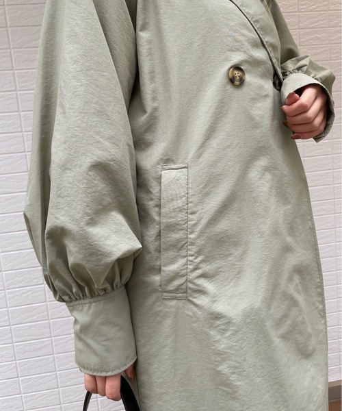 StyleSea(スタイルシー)の「ボリュームスリーブダブルチェスターコート(トレンチコート・レディース・アイボリー/ベージュ/ライトカーキ/ブラック・MEDIUM)」の13枚目の写真