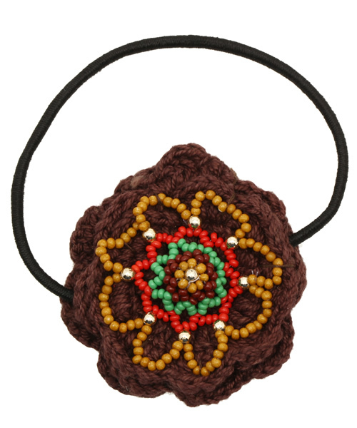 チャイハネ（チャイハネ）の「【チャイハネ】フラワークロッシュヘアゴム（ヘアゴム・レディース・ホワイト/グリーン/ブルー/レッド/ブラウン/ピンク/ライトブルー/イエロー/アクア・FREE）」の2枚目の写真