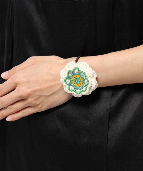 チャイハネ（チャイハネ）の「【チャイハネ】フラワークロッシュヘアゴム（ヘアゴム・レディース・ホワイト/グリーン/ブルー/レッド/ブラウン/ピンク/ライトブルー/イエロー/アクア・FREE）」の12枚目の写真