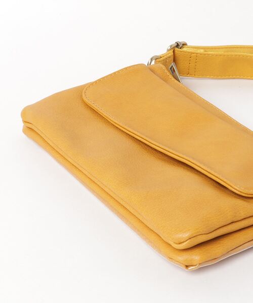 JOHN'S CLOSET（ジョンズクローゼット）の「【40G】エコレザー5ポケットショルダーバック（ショルダーバッグ・メンズ・ブラウン/マスタード/ブラック・FREE）」の5枚目の写真