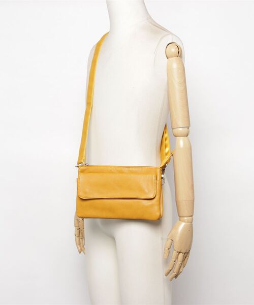 JOHN'S CLOSET（ジョンズクローゼット）の「【40G】エコレザー5ポケットショルダーバック（ショルダーバッグ・メンズ・ブラウン/マスタード/ブラック・FREE）」の6枚目の写真