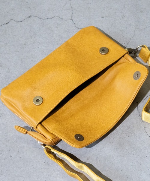 JOHN'S CLOSET（ジョンズクローゼット）の「【40G】エコレザー5ポケットショルダーバック（ショルダーバッグ・メンズ・ブラウン/マスタード/ブラック・FREE）」の7枚目の写真