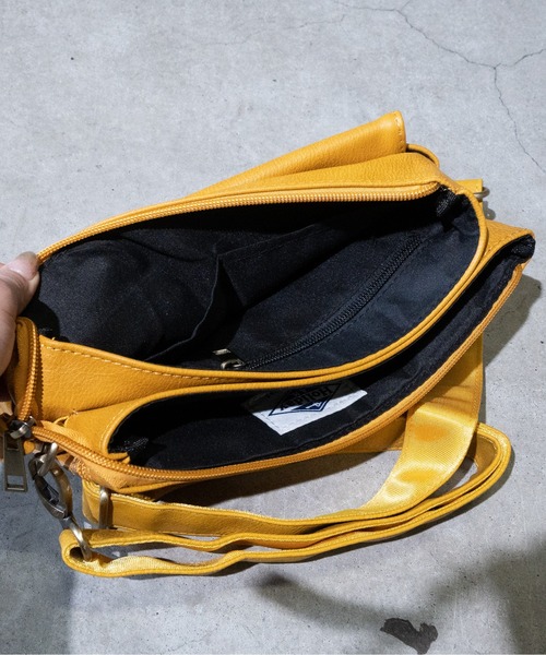 JOHN'S CLOSET（ジョンズクローゼット）の「【40G】エコレザー5ポケットショルダーバック（ショルダーバッグ・メンズ・ブラウン/マスタード/ブラック・FREE）」の11枚目の写真