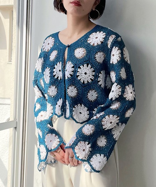 PAGEBOY（ページボーイ）の「バイカラークロシェライクカーディガン（カーディガン/ボレロ・レディース・スカイブルー/ブラック/コーラル・FREE）」の3枚目の写真