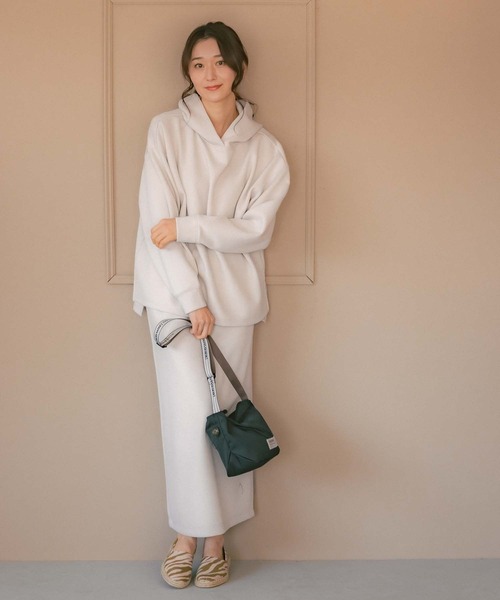 LEPSIM（レプシィム）の「【BROWN THEATRE PRODUCTSコラボ】ミニショルダーバッグ　267740（ショルダーバッグ・レディース・ブラック/ベージュ・ONE SIZE）」の3枚目の写真