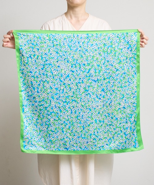 新品 イタリア製 レレ スカーフ バンダナ 大判 ドット柄 Europsilk 新品 イタリア製 レレ スカーフ バンダナ 大判 ドット柄