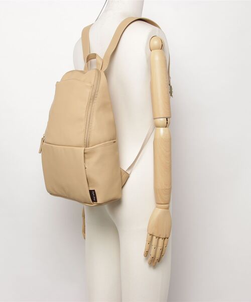 Legato Largo(レガートラルゴ)の「Legato Largo/ レガートラルゴ / フェイクレザー A4 リュック / LH-L0033(バックパック/リュック・レディース・イエロー/ベージュ系その他/ダークブラウン/ピンク/ブラック・ONESIZE)」の14枚目の写真