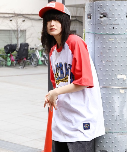 Paragraph(パラグラフ)の「Paragraph/パラグラフ Raglan sleeve Arch logo T ラグランスリーブTシャツ(Tシャツ/カットソー・メンズ・ネイビー/ブラック/レッド/パープル/グリーン・FREE)」の14枚目の写真