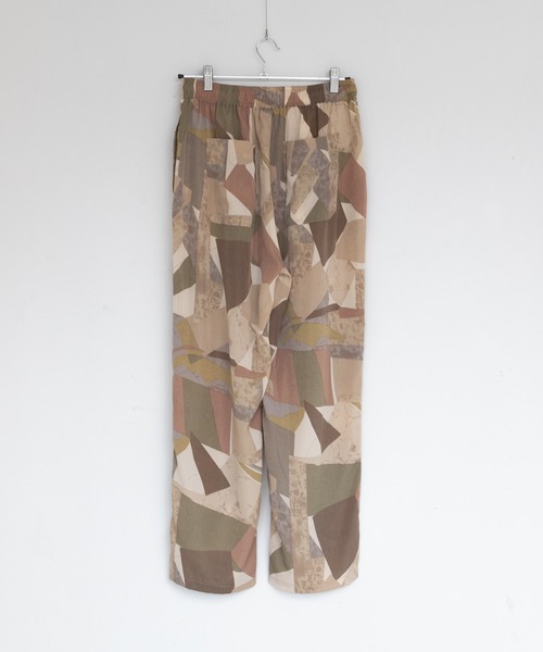 WHIMSIC(ウィムジック)の「【WHIMSIC】ジオメトリックパターンプリントパンツ(カーゴパンツ・レディース・ブラック/ベージュ・FREE)」の10枚目の写真