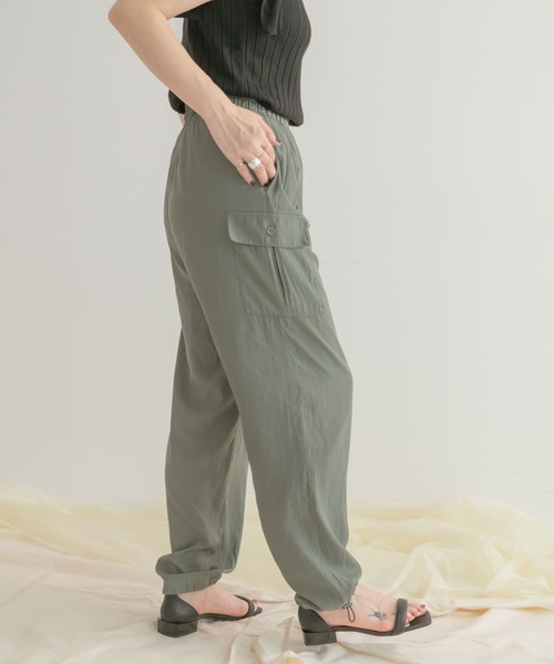 ITEMS URBANRESEARCH(アイテムズ アーバンリサーチ)の「カーゴジョガーパンツ(その他パンツ・レディース・ブラック/グリーン/アイボリー・FREE)」の21枚目の写真