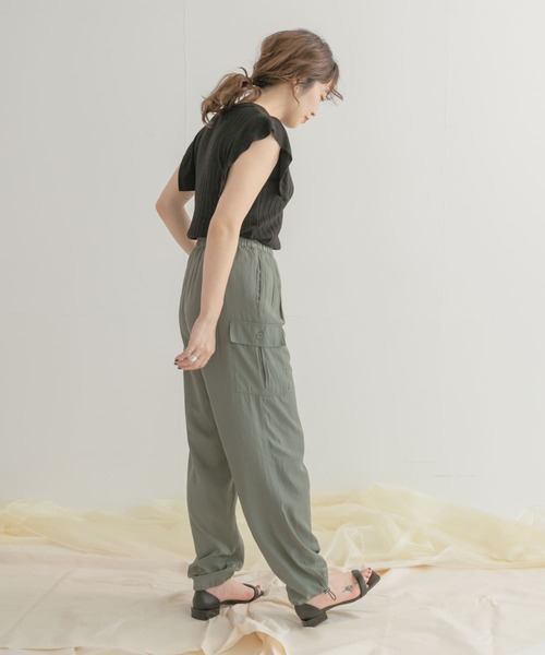 ITEMS URBANRESEARCH(アイテムズ アーバンリサーチ)の「カーゴジョガーパンツ(その他パンツ・レディース・ブラック/グリーン/アイボリー・FREE)」の22枚目の写真