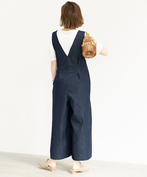 GeeRA（ジーラ）の「Vネックワイドサロペット（サロペット/オーバーオール・レディース・ライトベージュ/ブラック/ブルー系その他・LARGE/X-LARGE/MEDIUM）」の6枚目の写真