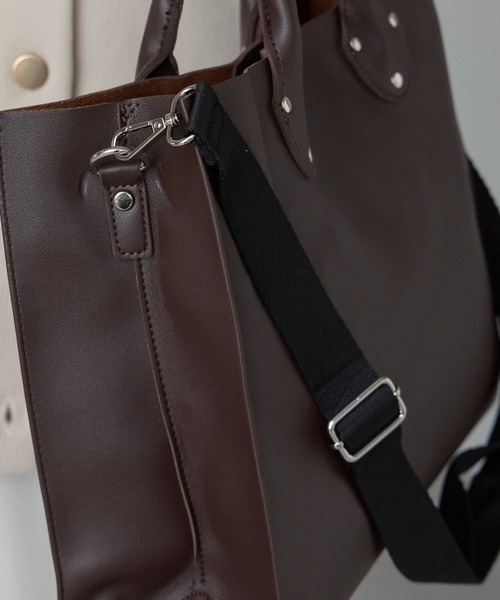 POUTOJOURU（ポートジュール）の「【ポートジュール】 レザー　2WAYクラシック横型トートバッグ A4 14インチPC ZOZOTOWN限定（トートバッグ・レディース・ブラック/アイボリー/ダークブラウン・FREE）」の7枚目の写真