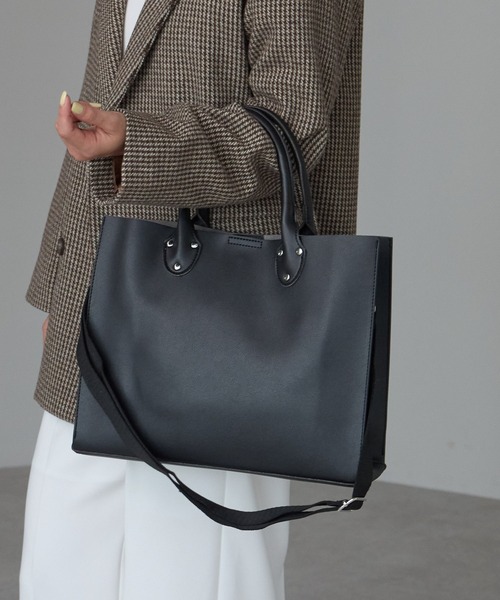 POUTOJOURU（ポートジュール）の「【ポートジュール】 レザー　2WAYクラシック横型トートバッグ A4 14インチPC ZOZOTOWN限定（トートバッグ・レディース・ブラック/アイボリー/ダークブラウン・FREE）」の18枚目の写真