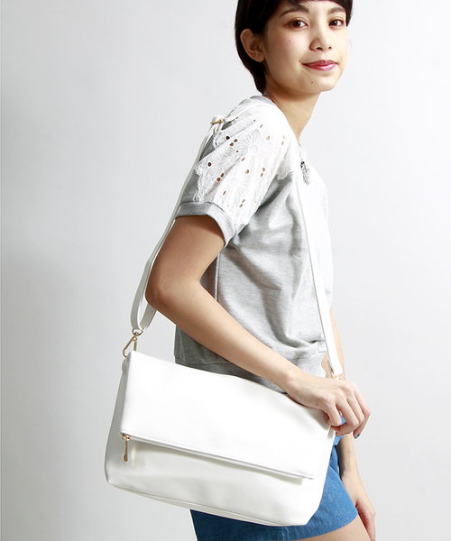 WEGO（ウィゴー）の「WEGO/口折れ2WAYショルダーバッグ（クラッチバッグ・レディース・ホワイト/ブラック/ブルー/レッド/シルバー・FREE）」の2枚目の写真