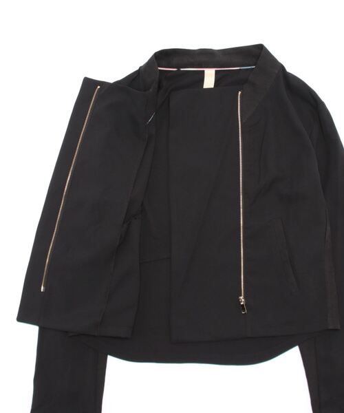 Q（キュー）の「リラックスライダース（ライダースジャケット・レディース・ブラック/オリーブ・MEDIUM）」の4枚目の写真