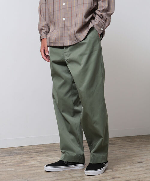 BEAMS(ビームス)の「BEAMS / 1プリーツ ワーク パンツ(その他パンツ・メンズ・ブラック/ベージュ/オリーブ・M/S/XL/L)」の1枚目の写真