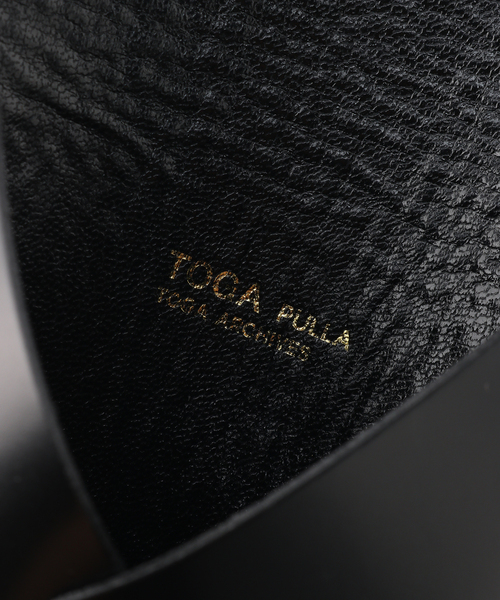 TOGA PULLA(トーガ プルラ)の「【TOGA PULLA/トーガプルラ】 Leather shoulder pouch:ショルダーバッグ(ショルダーバッグ・レディース・ブラック・FREE)」の20枚目の写真