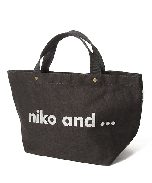 niko and...（ニコアンド）の「オリジナルニコロゴトートBAG M（トートバッグ・レディース・ブラック/ホワイト/ブルー・0）」の13枚目の写真