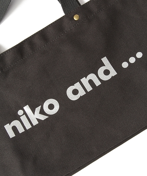 niko and...（ニコアンド）の「オリジナルニコロゴトートBAG M（トートバッグ・レディース・ブラック/ホワイト/ブルー・0）」の14枚目の写真