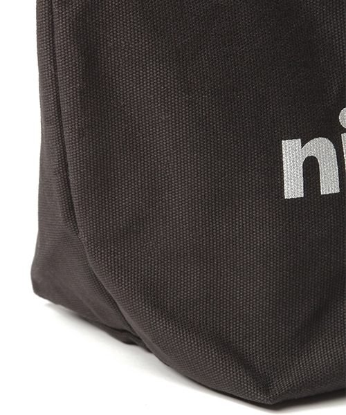 niko and...（ニコアンド）の「オリジナルニコロゴトートBAG M（トートバッグ・レディース・ブラック/ホワイト/ブルー・0）」の17枚目の写真