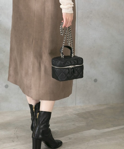 URBAN RESEARCH ROSSO WOMEN(アーバンリサーチ ロッソ)の「キルティングバニティポシェット(ショルダーバッグ・レディース・ブラック/ラベンダー/ホワイト・-)」の3枚目の写真