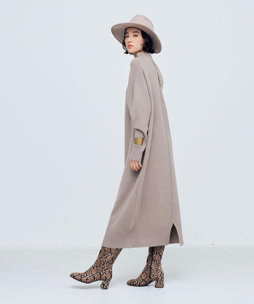 NOLLEY’S（ノーリーズ）の「◇【WEB限定】HAMILTON ハイネックニットワンピース（ワンピース・レディース・チャコールグレー/ライトグレー/オフホワイト/グレイッシュベージュ・38）」の4枚目の写真