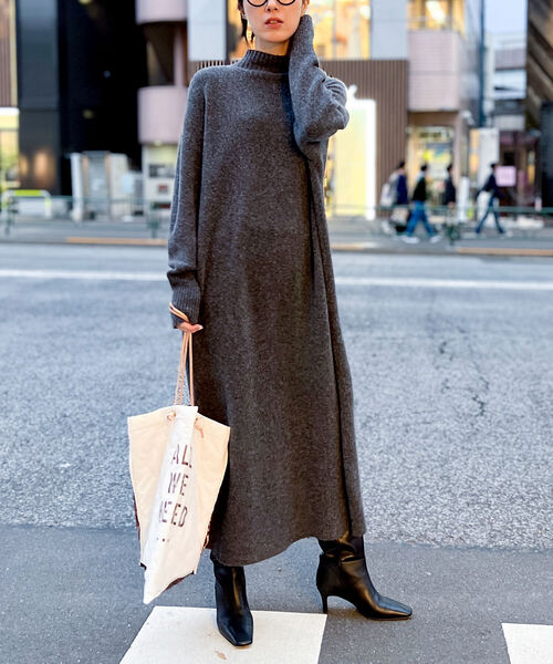 NOLLEY’S（ノーリーズ）の「◇【WEB限定】HAMILTON ハイネックニットワンピース（ワンピース・レディース・チャコールグレー/ライトグレー/オフホワイト/グレイッシュベージュ・38）」の3枚目の写真