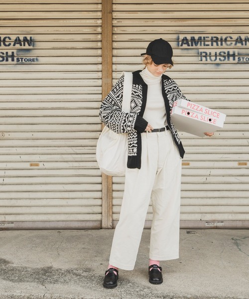 forksy.（フォルクシー）の「【forksy.】2タックコーデュロイワイドストレートパンツ（その他パンツ・レディース・ブラック/ライトブルー/アイボリー/ブラウン・M/L）」の21枚目の写真