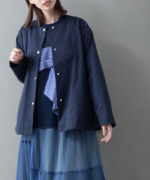 MARECHAL TERRE（マルシャルテル）の「バックプリーツコート（ノーカラーコート・レディース・ネイビー/イエロー/ライトグレー/キャメル・MEDIUM）」の22枚目の写真