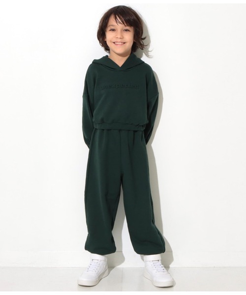 ANAP kids(アナップキッズ)の「エンボスロゴフーディー+ジョガーパンツ セットアップ(スウェット・キッズ・ブラック/ライトグレー/モスグリーン・100cm/110cm/120cm/130cm)」の1枚目の写真