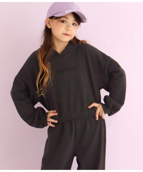 ANAP kids(アナップキッズ)の「エンボスロゴフーディー+ジョガーパンツ セットアップ(スウェット・キッズ・ブラック/ライトグレー/モスグリーン・100cm/110cm/120cm/130cm)」の5枚目の写真