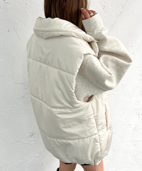 apres jour mignon（アプレジュールミニョン）の「中綿ベスト【ZOZOTOWN限定アイテム】（その他アウター・レディース・ブラック/アイボリー・X-LARGE/フリー）」の6枚目の写真