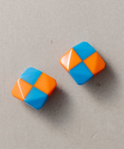 MARION GODART（マリオンゴダール）の「【MARION GODART（マリオンゴダール）】チェッカーイヤリング（イヤリング・レディース・レッド/グリーン/オレンジ/ブラック・FREE）」の4枚目の写真