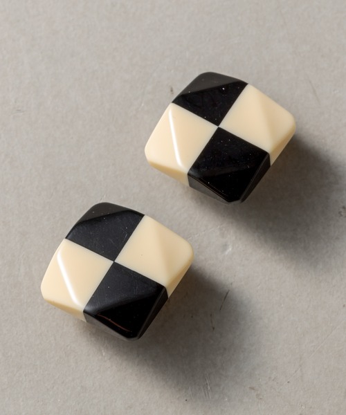 MARION GODART（マリオンゴダール）の「【MARION GODART（マリオンゴダール）】チェッカーイヤリング（イヤリング・レディース・レッド/グリーン/オレンジ/ブラック・FREE）」の2枚目の写真
