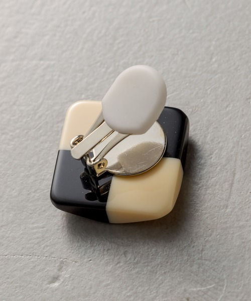 MARION GODART（マリオンゴダール）の「【MARION GODART（マリオンゴダール）】チェッカーイヤリング（イヤリング・レディース・レッド/グリーン/オレンジ/ブラック・FREE）」の6枚目の写真