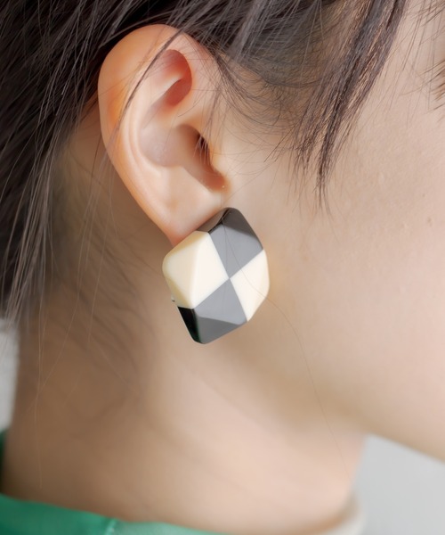MARION GODART（マリオンゴダール）の「【MARION GODART（マリオンゴダール）】チェッカーイヤリング（イヤリング・レディース・レッド/グリーン/オレンジ/ブラック・FREE）」の8枚目の写真