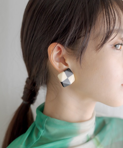 MARION GODART（マリオンゴダール）の「【MARION GODART（マリオンゴダール）】チェッカーイヤリング（イヤリング・レディース・レッド/グリーン/オレンジ/ブラック・FREE）」の11枚目の写真