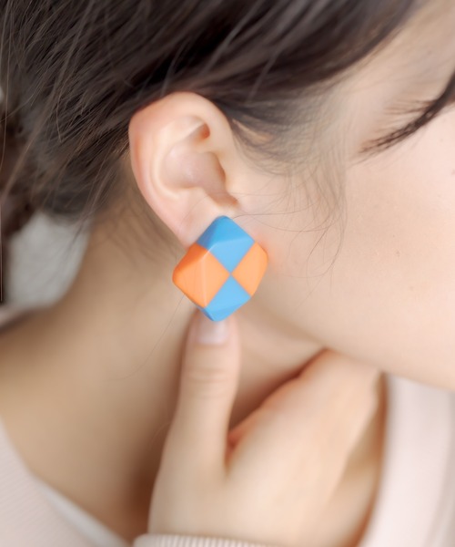 MARION GODART（マリオンゴダール）の「【MARION GODART（マリオンゴダール）】チェッカーイヤリング（イヤリング・レディース・レッド/グリーン/オレンジ/ブラック・FREE）」の22枚目の写真