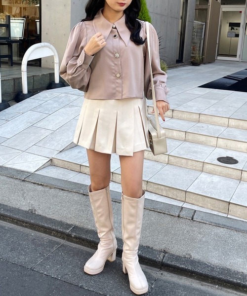 one after another NICE CLAUP(ワンアフターアナザーナイスクラップ)の「アソートボタン三角襟ブラウス 2023SS(シャツ/ブラウス・レディース・ベージュ/オフホワイト/ブラック系その他・FREE)」の17枚目の写真