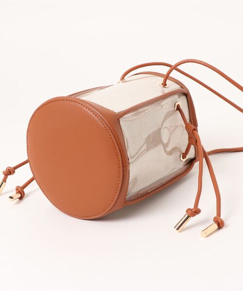 cache cache(カシュ カシュ)の「ビニールキャンバス ミニ巾着バッグ(トートバッグ・レディース・キャメル/ブラック/ホワイト・フリー)」の5枚目の写真