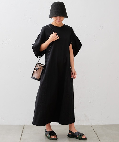 cache cache(カシュ カシュ)の「ビニールキャンバス ミニ巾着バッグ(トートバッグ・レディース・キャメル/ブラック/ホワイト・フリー)」の11枚目の写真